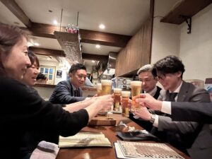 会社のみんなで食事会